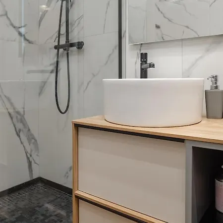 Appartement Aurora Deluxe With Ac And Secured Private Parking