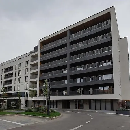 Aurora Deluxe With Ac And Secured Private Parking Braşov