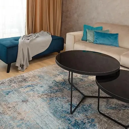 Aurora Deluxe With Ac And Secured Private Parking Appartement