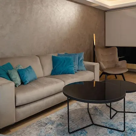 Aurora Deluxe With Ac And Secured Private Parking Appartement *